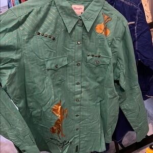 Wrangler Green Button Down Shirt with Gold Accents